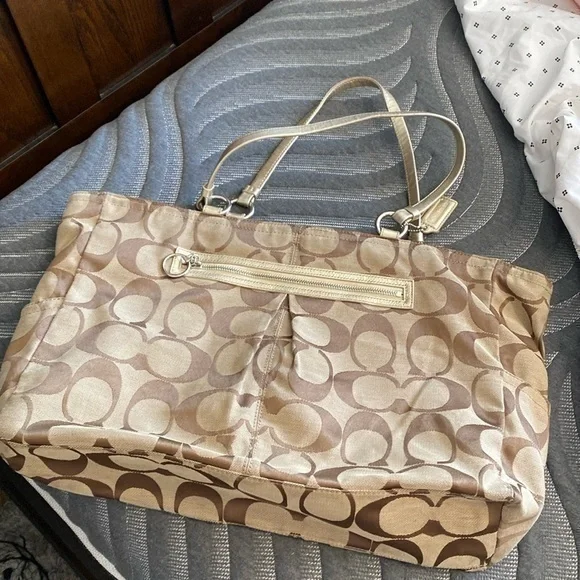 Coach XL gold lined hot pink multi pockets purse spacious bag purse - Picture 1 of 17